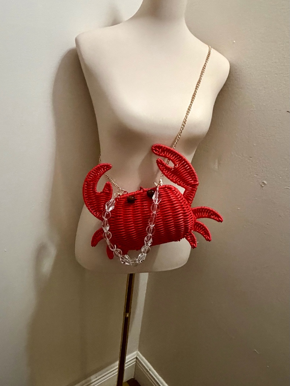 Red Crab Woven Crossbody Bag - Picture 2 of 2